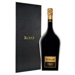 Un Magnum di Otello NERODILAMBRUSCO, Lambrusco IGT presentato in un elegante cofanetto nero, perfetto per rendere unica una cena speciale.