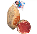 Een Italiaanse Fiocco di Prosciutto, 9 maanden gerijpt, met zwoerd, intens rood van kleur en een kruidig aroma, verwerkt volgens de traditie.