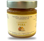 A glass jar filled with delicious pear jam, handmade by Cascina Pizzavacca. The traditional label emphasises its authentic Italian flavour.