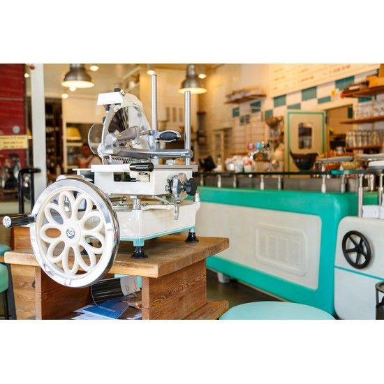Affettatrice a Volano Modello 300