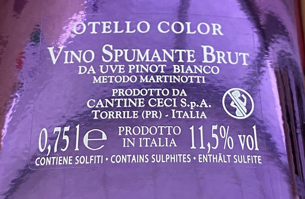 Etichetta del vivace Spumante Dry Otello Brut, prodotto in Italia con il metodo Martinotti, da uve Pinot Bianco al 11.5% vol.