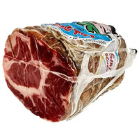Halv Coppa di Parma IGP, modnet i 2 måneder, med rige årer, indpakket for at bevare friskheden.
