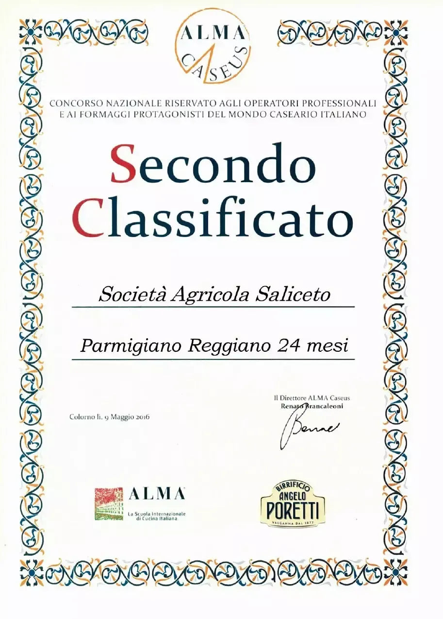La Società Agricola Saliceto riceve il premio come 'Secondo classificato' per il suo Parmigiano Reggiano stagionato 24 mesi.