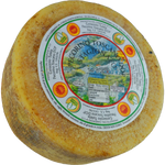 Simbolo della tradizione toscana, il Pecorino Toscano DOP stagionato è un formaggio di pecora dall'aroma robusto e crosta dorata.