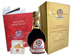 Emblema del sapore italiano, l'Aceto Balsamico Modena DOP Extra Vecchio è presentato in una scatola dorata con ricettario incluso.
