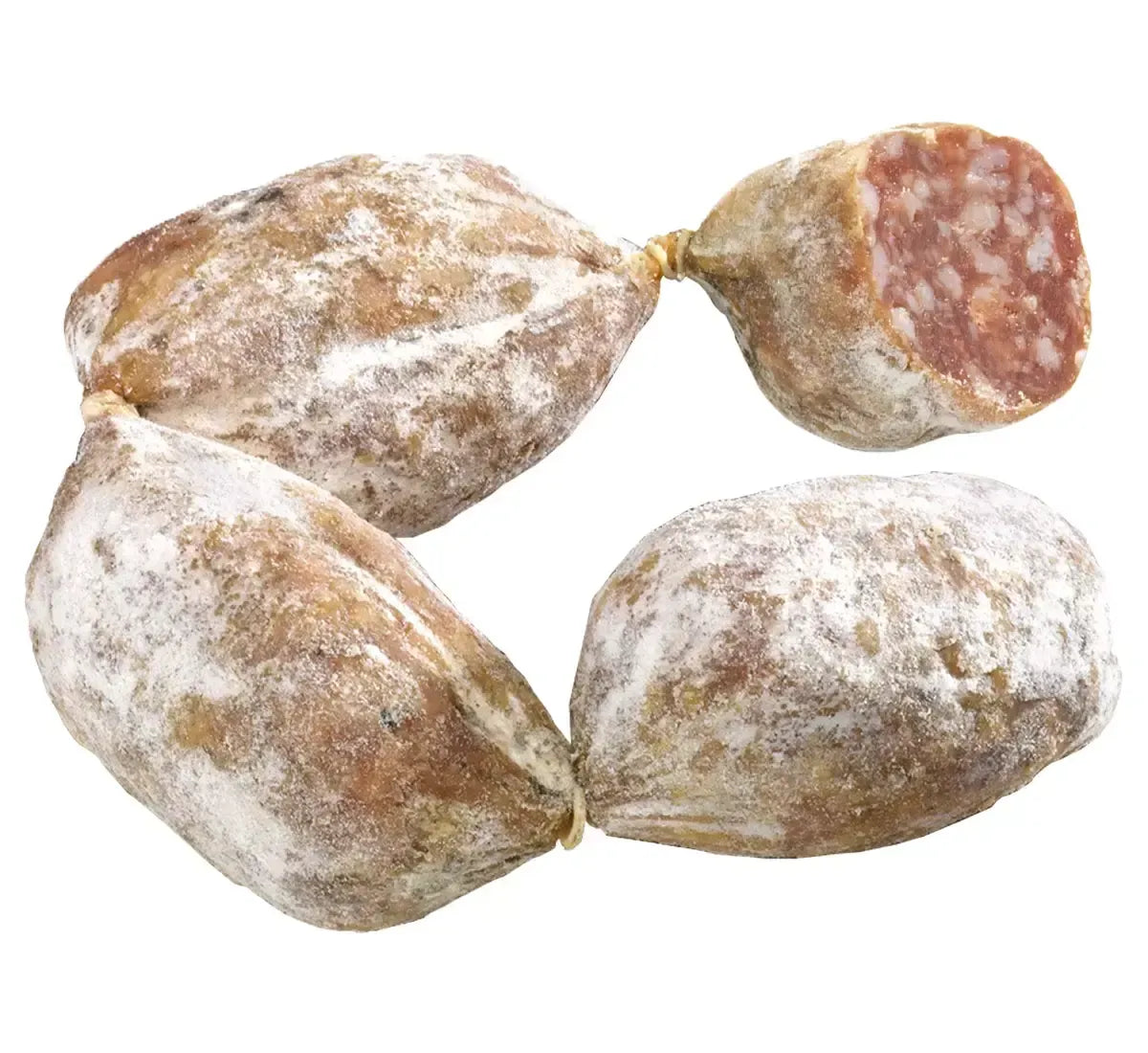 Deliziosi bocconcini di salame artigianale, presentati su uno sfondo bianco. Arricchiti con spezie aromatiche, mostrano una texture ricca ed allettante.