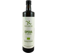 Opera di Natura presenta la sua bottiglia di olio extravergine biologico, da 750 ml. Il design elegante con etichetta verde sottolinea la sostenibilità del prodotto.