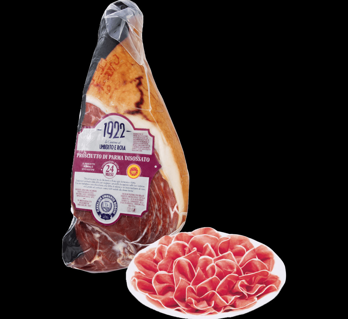 Piacevole vista di un prosciutto di Parma DOP disossato e stagionato per 24 mesi, con la sua esterna marrone e etichette. Le appetitose fette rosate giacciono su un piatto bianco.