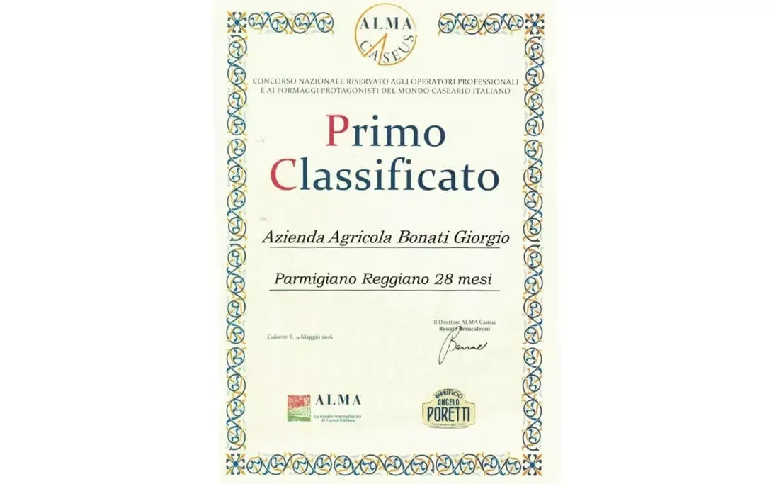 Riconoscimento di eccellenza per il Parmigiano Reggiano Bonati, formaggio stagionato per 28 mesi, immortalato nel suo certificato di premiazione.