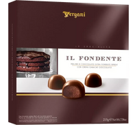 Esplora l'esperienza del gusto raffinato con queste praline extra fondenti, ricche di un ripieno cremoso, presentate in un astuccio elegante.