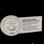 Etichetta con logo LULL, certificazione che assicura il benessere animale e l'assenza di antibiotici nel latte bovino.