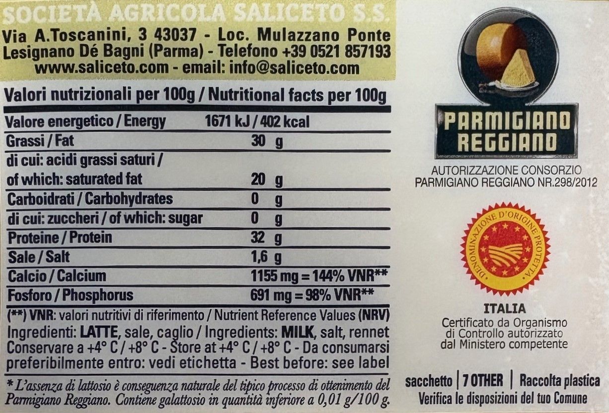 Visualizza l'etichetta del Parmigiano Reggiano DOP invecchiato 24 mesi, con dettagli nutrizionali, contatti del produttore e la certificazione di Prodotto di Montagna.