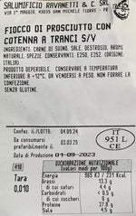 Fiocco di Prosciutto italiano, stagionato per 9 mesi, con cotenna, da conservare a 12°C. Prodotto senza glutine.