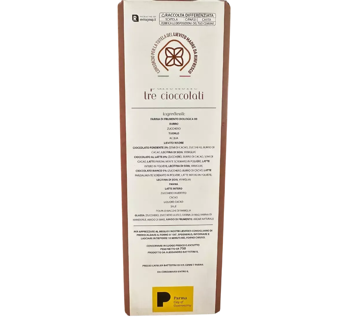 Scopri l'eleganza della confezione regalo del Panettone ai Tre Cioccolati, un delizioso capolavoro dell'Alta Pasticceria per le tue feste speciali.