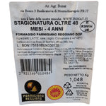 Un pezzo di Parmigiano Reggiano DOP Bonat, stagionato per 4 anni e pesante 1000g. Il suo sapore deciso e la scorza dorata lo rendono l'ideale per i palati più raffinati.